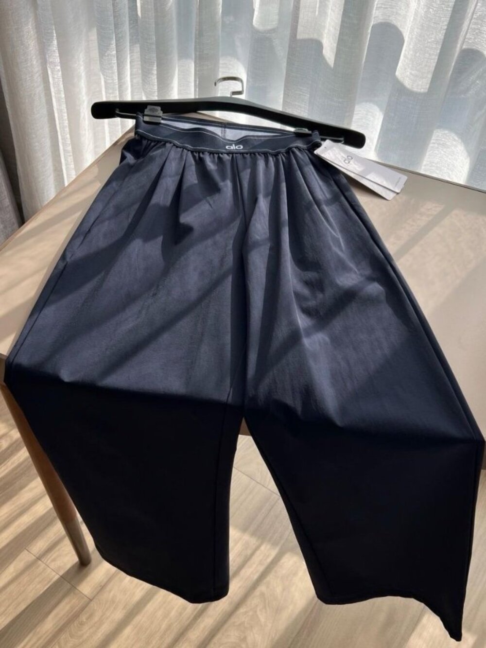 ALO Yoga High/Low Rise Commuting Yoga Pants 🌙 Regular Size 30”🥰 - Picture 2 of 7